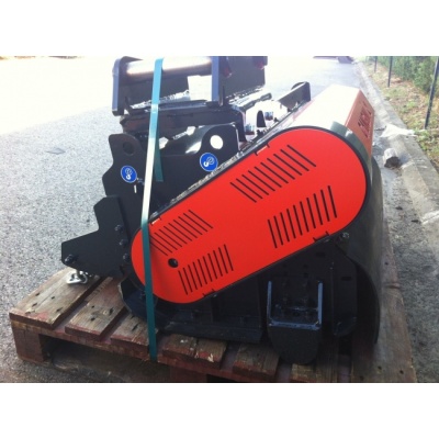 epareuse-debroussailleur-chargeur-mini-pelle-usage-severe