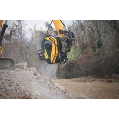 godet-concasseur-minipelle-pelle-mb-crusher-_mb-travail-4_1851468306