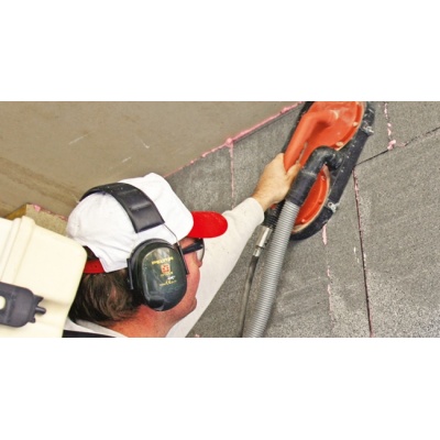 machine-universelle-talochage-lissage-cameleon-imer-au-travail