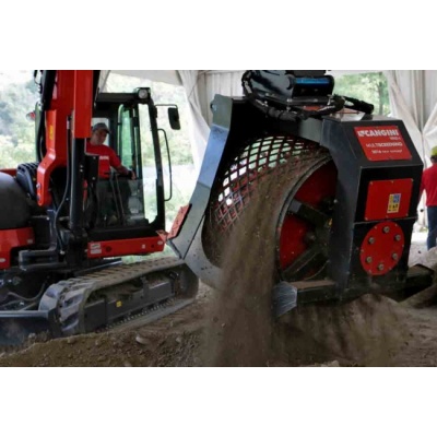 Godet cribleur VMS14 pour mini-pelles 10 a 14T demonstration