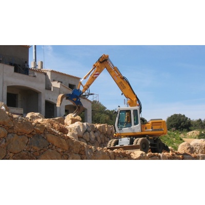 pince_demolition_pince_tri_pelle_hydraulique_au_travail