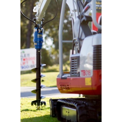 tariere-augertorque-mini-pelle-takeuchi tb016-au-travail-1 1345914917